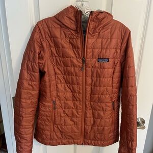 Women’s Patagonia Nano Puff with hood